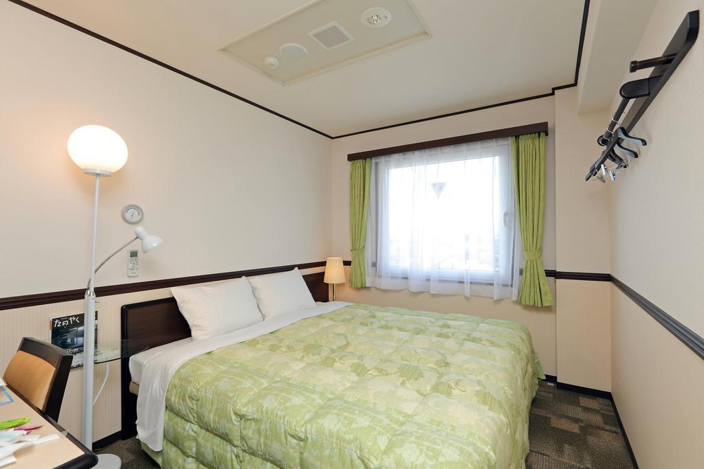 Toyoko Inn Tokyo Ikebukuro Kita-Guchi No.1 Exterior foto
